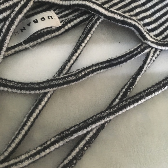 Crop top 🌜 - Picture 2 of 4